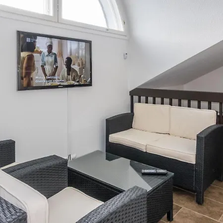 Levinkolmio C6 By Interhome